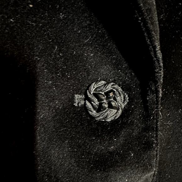 Tahari Velvet Blazer Suit Jacket Two-Button Notch Lapel Black 6 Petite - Picture 2 of 5